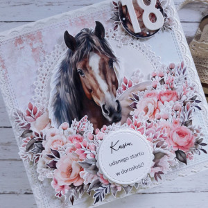 Kartka na 18. urodziny dla miłośniczki koni, w pudełku