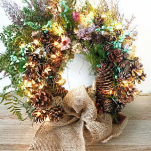 Wianek Leśny Magiczny „Świetliki” – bajkowa dekoracja z naturalnych suszonych roślin