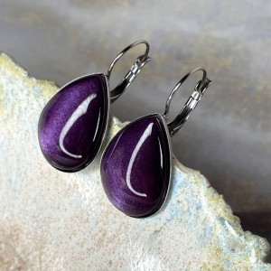 Kolczyki w odcieniu perłowego fioletu na biglach Parla e14/13