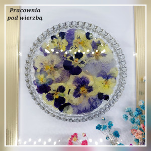 Talerzyk na biżuterię taca z prawdziwymi kwiatami bratki 3