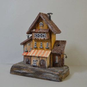 Ręcznie robiony drewniany domek dekoracyjny – rustykalny domek, oryginalna ozdoba do domu