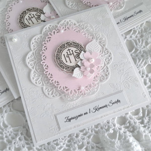 Zaproszenie na Pierwszą Komunię Świętą Ażurowa hostia róż