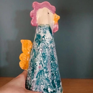 duży ceramiczny kogut, gliniana kura, rzeźba ogrodowa gliniany kogucik