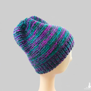 6907 Ciepła Czapka typu Beanie w Intensywnym Melanżu - kolorowa, ręcznie robiona czapka beanie