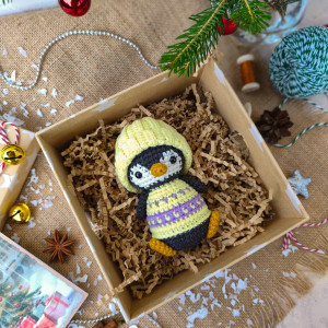 Mały pingwinek w pudełku, Zabawka na prezent, Prezent na Mikołaja