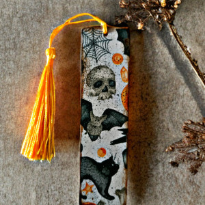 Drewniana zakładka do książki "Halloween- czacha"