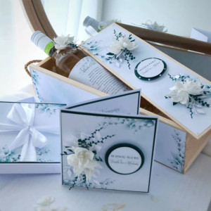 Zestaw dla Pary Młodej – kartka z kieszonką i skrzynka na wino w butelkowej zieleni