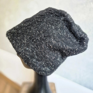 Futrzana  sztuczne futro czarna z brokatem