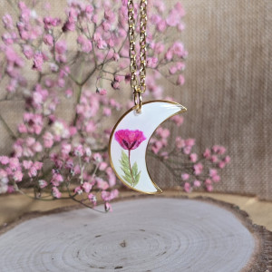 złota zawieszka złoty wisiorek naszyjnik żywica z żywicy kwiaty z kwiatami księżyc kwiaty żywica biżuteria gipsówka