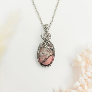 Naszyjnik Rodonit stal chirurgiczna wisiorek handmade wirewrapping