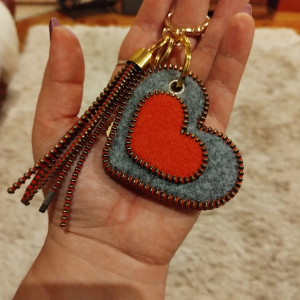 Brelok serce dwustronne pomarańczowy+szary