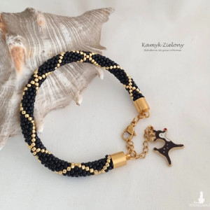 Bransoletka ze świąteczną zawieszką - reniferem