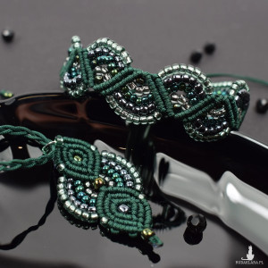 Komplet biżuterii butelkowa zieleń i srebro - bransoletka i naszyjnik