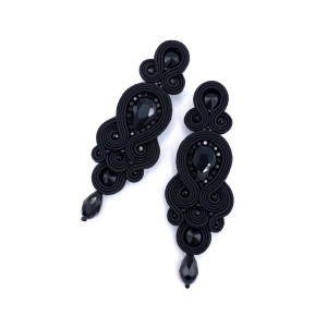 Kolczyki sutasz czarne „Keira” wieczorowe długie eleganckie z kryształkami