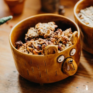 Brązowa miseczka ceramiczna niedźwiedź - Polskie rękodzieło na prezent - Lamabo Ceramics