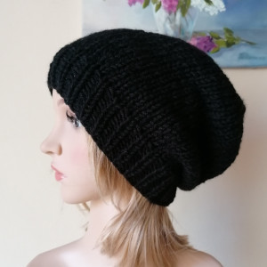 RĘCZNIE NA DRUTACH w czerni - miła, mięsista, grubaśna czapka