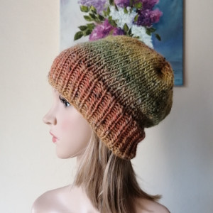 RĘCZNIE NA DRUTACH - Przytulne mango - miła, otulająca czapka