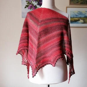 RĘCZNIE NA DRUTACH - Z koralem - miła, lekka chusta 100% wełny