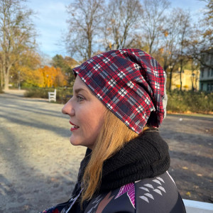 Czapka w kratkę wyprzedaż ostatnia