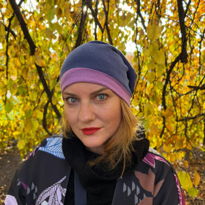 Czapka niebieska z zającami