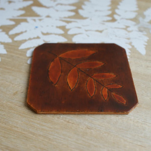 podstawka pod kubek z listkiem