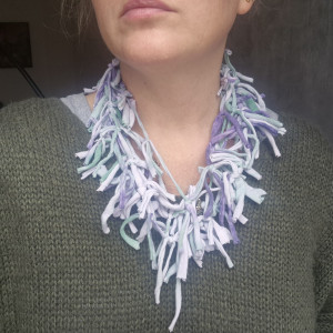 naszyjnik dzianinowy farbowany