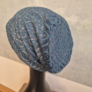 Czapka niebieska koronka