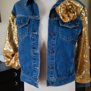Kurtka  jeansowa  z rękawami z pajetów złotych handmade # upcycledclothes