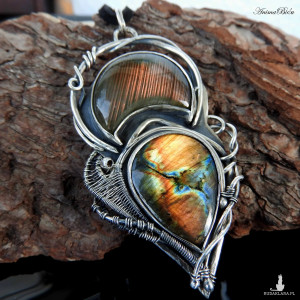 Wisiorek srebrny ze złotym księżycem