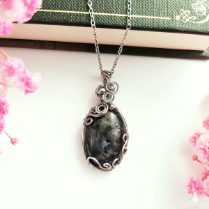 Naszyjnik Larvikit stal chirurgiczna wisiorek handmade wirewrapping