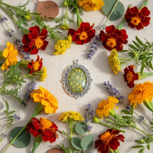 6850 Kawałek Łąki Zawsze Przy Tobie: Wisiorek "Słoneczna Łąka"! 🌼🍃