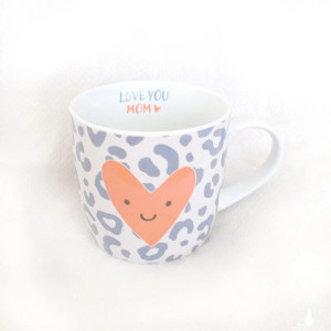nowy kubek love you mom, serduszko kubek dla mamy, pomysł na prezent dla mamy, ładny kubek dla mamy, fajny kubek na prezent, love you mom kubek z serduszkiem