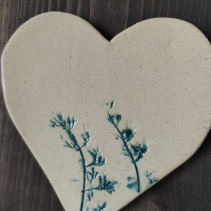 Serce ceramiczne na desce