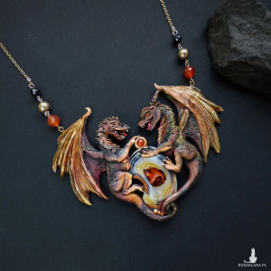 Smocza Straż – rzeźbiony naszyjnik z agatem i karneolem