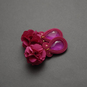 fuksjowe kolczyki lub klipsy sutasz z kwiatkami