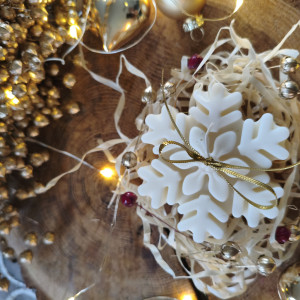 Świąteczna świeca sojowa w kształcie gwiazdy