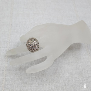 161. Duży pierścionek vintage, duża kopułka; mosiądz posrebrzany; drzewo życia - Duży Pierścionek Statement Wzór Ażurowy