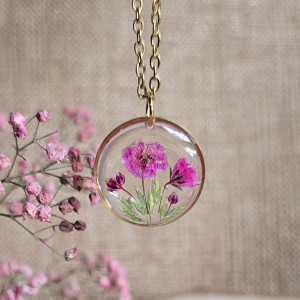 Wieczne kwiaty złota zawieszka złoty wisiorek naszyjnik żywica z żywicy kwiaty z kwiatami retro naturalna dziewczęca kobieca różowa gipsówka