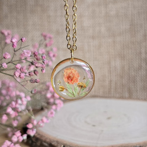 Wieczne kwiaty złota zawieszka złoty wisiorek naszyjnik żywica z żywicy kwiaty z kwiatami retro naturalna dziewczęca kobieca pomarańczowa gipsówka