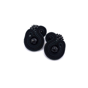 Kolczyki sutasz czarne sztyfty „Largo” z onyksem małe lekkie