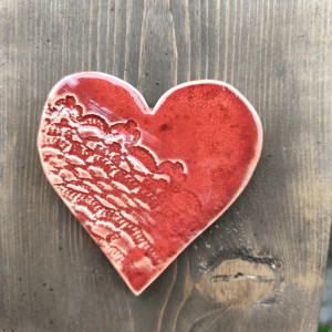 Serce ceramiczne na desce