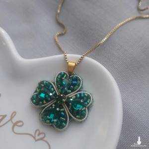 Wyjątkowy wisior CZTEROLISTNA KONICZYNA