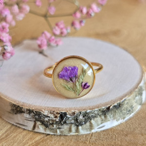 Złoty pierścionek regulowany kwiaty z kwiatami kwiatem duży zielony różowa gipsówka fioletowa
