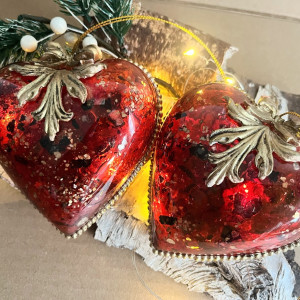 329,zestaw 2 bombek z efektem bursztynu na stojaku