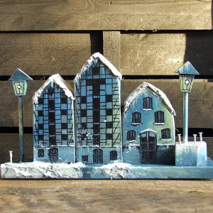 Dekoracja z drewna, ręcznie malowana - domki Zimowe Spichrze