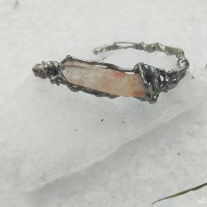 Bransoletka z kryształem górskim, pojedynczy egzemplarz, biżuteria autorska, ręcznie robiona