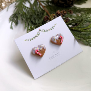 Kolczyki serduszka ze srebrną posypką