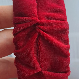 Opaska. Ciemnoczerwony.