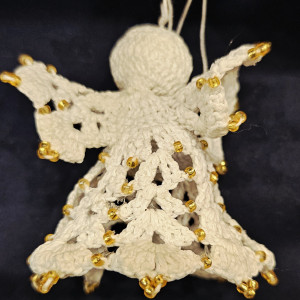 Aniołek Anioł na szydełku z koralikami