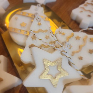 Zawieszki świąteczne handmade z wosku sojowego ręcznie malowane